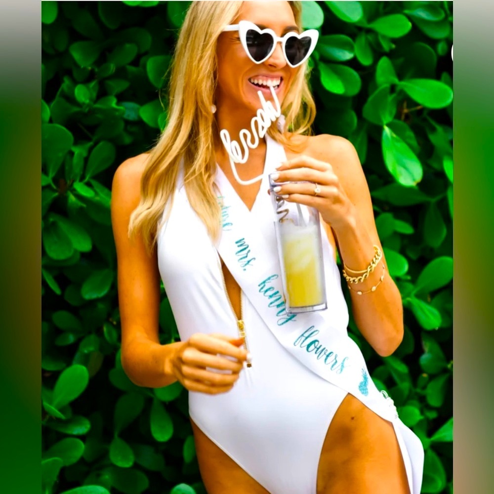 NEW! Kenny Flowers The Santorini Gold Zipper One Piece Swimsuit White SZ S, M, L - Picture 3 of 16